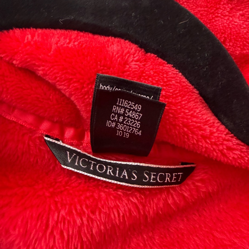 Victoria's Secret Red Robe Housecoat lounge wear Size Sm/Med - Picture 6 of 9